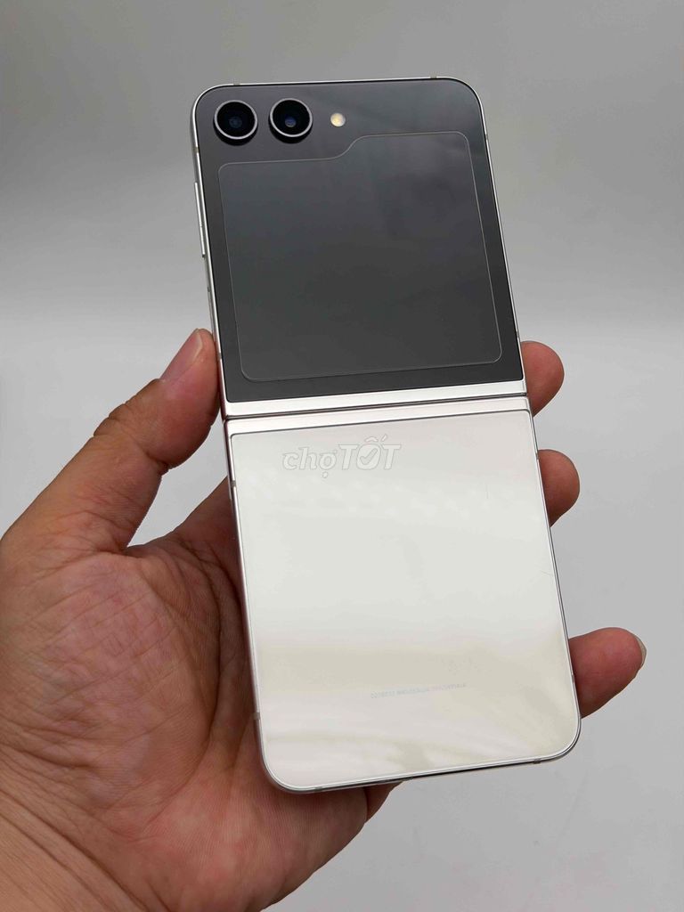 Samsung Galaxy Z Flip 5 256GB Beige 99%. Mua bán Điện thoại tại Quận Bình Thạnh Tp Hồ Chí Minh được đăng bởi Duy Thịnh hình 1