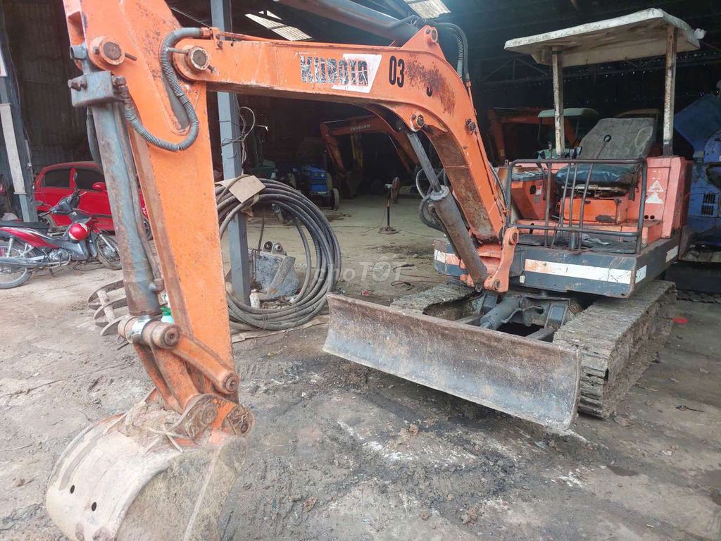Máy xúc Kubota 015 Cam. Mua bán Phương tiện khác tại Huyện Bắc Tân Uyên Bình Dương được đăng bởi Danh  hình 6