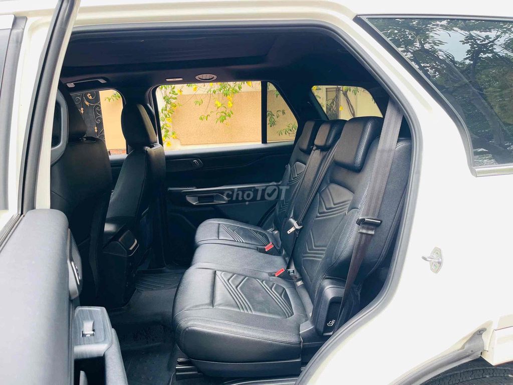 Everest Titanium 1 cầu xe đẹp bán tại Hãng Ford. Mua bán Ô tô tại Quận Tân Bình Tp Hồ Chí Minh được đăng bởi FORD PHỔ QUANG XE CŨ hình 7