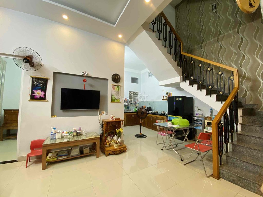 Bán nhà villa MT Hải Châu, gần Nguyễn Hữu Thọ, full nội thất toàn bộ