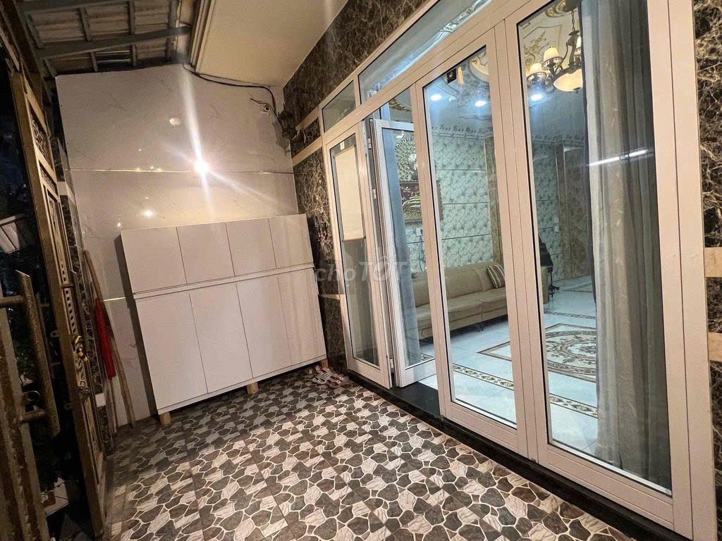 Cho thuê nhà 3 lầu Fullnt đường huỳnh tấn phát Quận 7