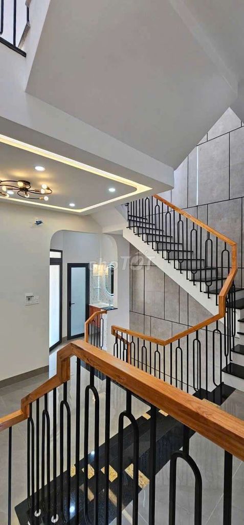 Bán nhà mặt tiền đường số 2, khu gara quyền, quy nhơn