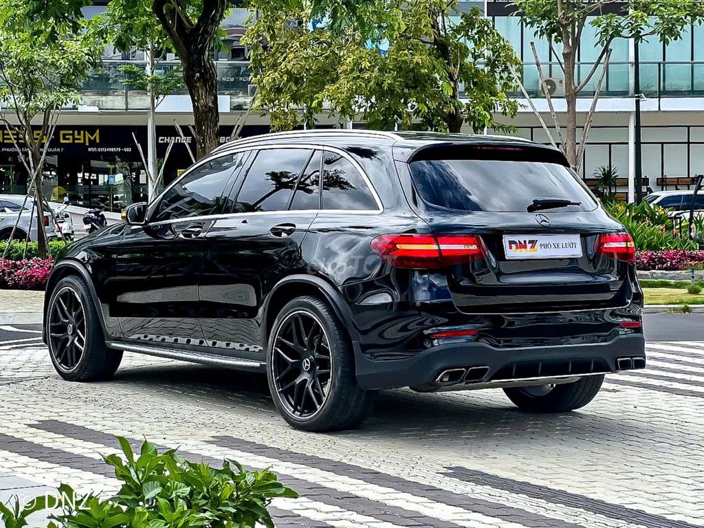 Mercedes Benz GLC250 4MATIC model 2020. Mua bán Ô tô tại Quận 7 Tp Hồ Chí Minh được đăng bởi JENNIE hình 9