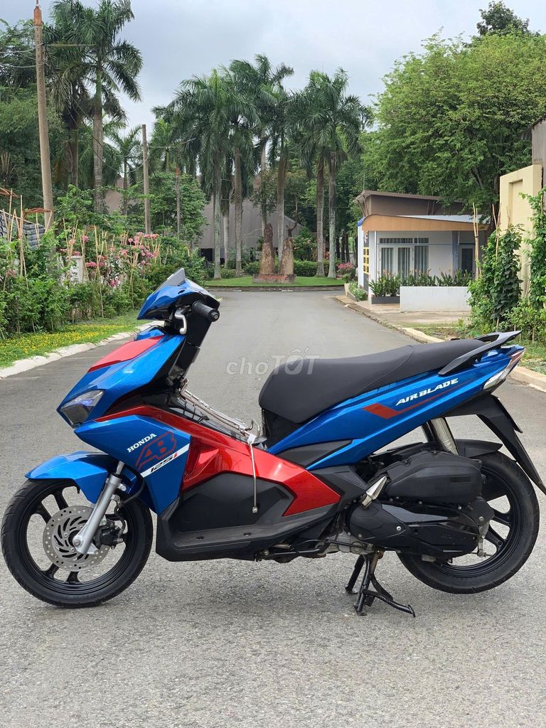 Honda Air Blade 2016 125 Đỏ Xanh. Mua bán Xe máy tại Huyện Trảng Bom Đồng Nai được đăng bởi Của Hàng Xe Máy U Phong hình 12