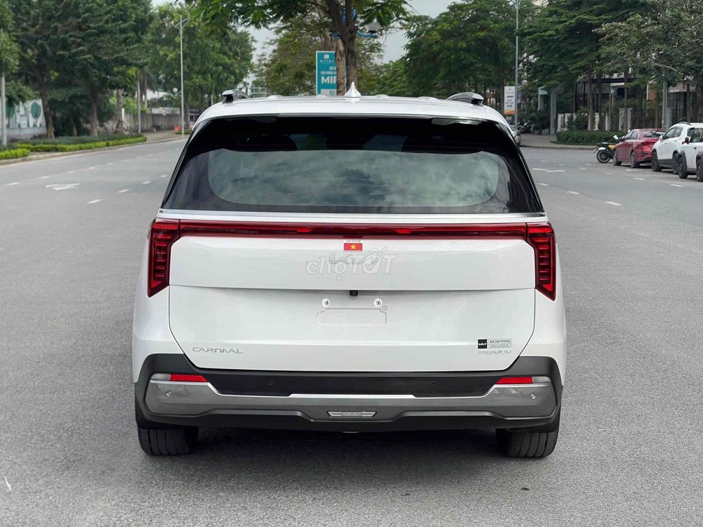 Kia Carnival Premium 7S model 2025 màu trắng. Mua bán Ô tô tại Quận Cầu Giấy Hà Nội được đăng bởi Cao Quý hình 6
