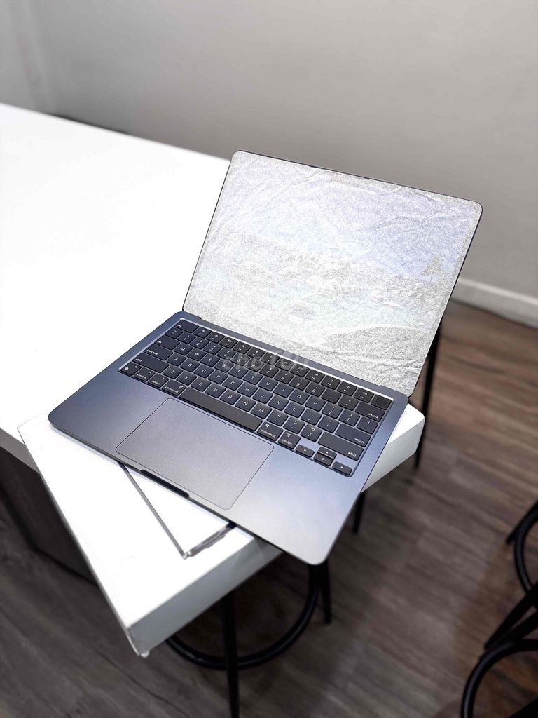 Apple Macbook Air M3 24GB/512GB Xanh Đen 13 inch. Mua bán Laptop tại Quận 10 Tp Hồ Chí Minh được đăng bởi Nguyễn Trường Thịnh hình 1