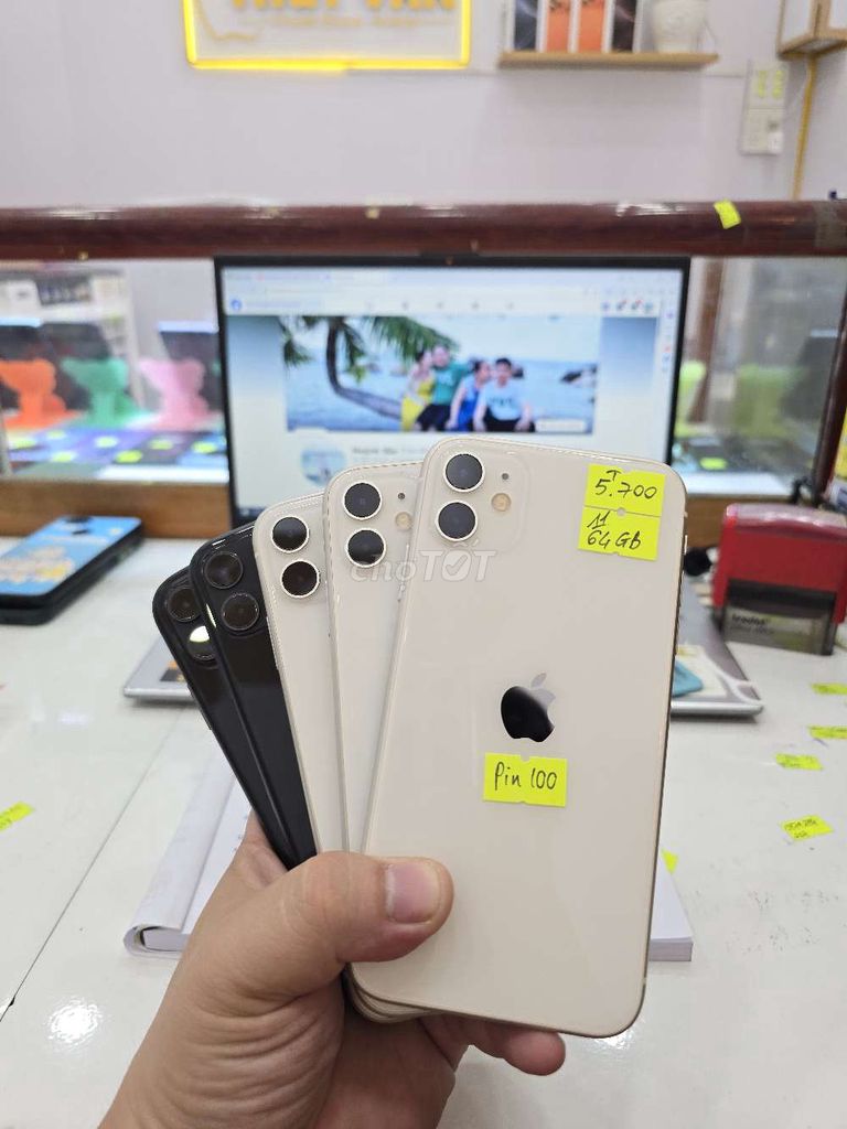 iPhone 11 64GB 128GB - Đã qua sử dụng. Mua bán Điện thoại tại Thành phố Long Xuyên An Giang được đăng bởi Facebook Cầm Đồ Thúy Vân hình 1