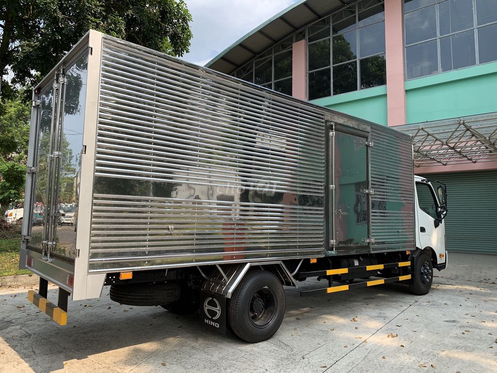 Hino XZU 730 Thùng Kín Trọng Tải 5 Tấn. Mua bán Xe tải, xe ben tại Thành phố Thuận An Bình Dương được đăng bởi Hino 3s Bình Dương hình 3