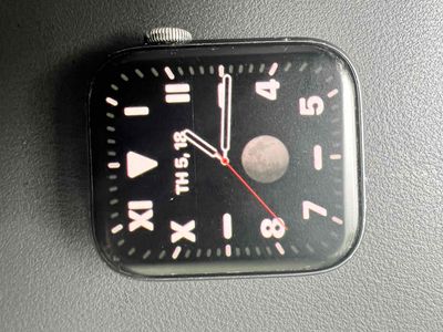 Applewatch seri 4 44mm, pin 83% sài cả ngày