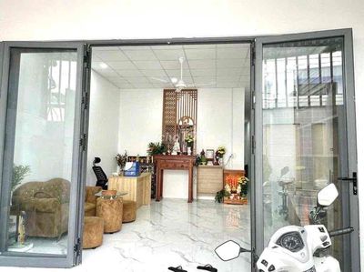 Nhà phố 110 m² · 2 PN · Đường Lâm Văn Bền