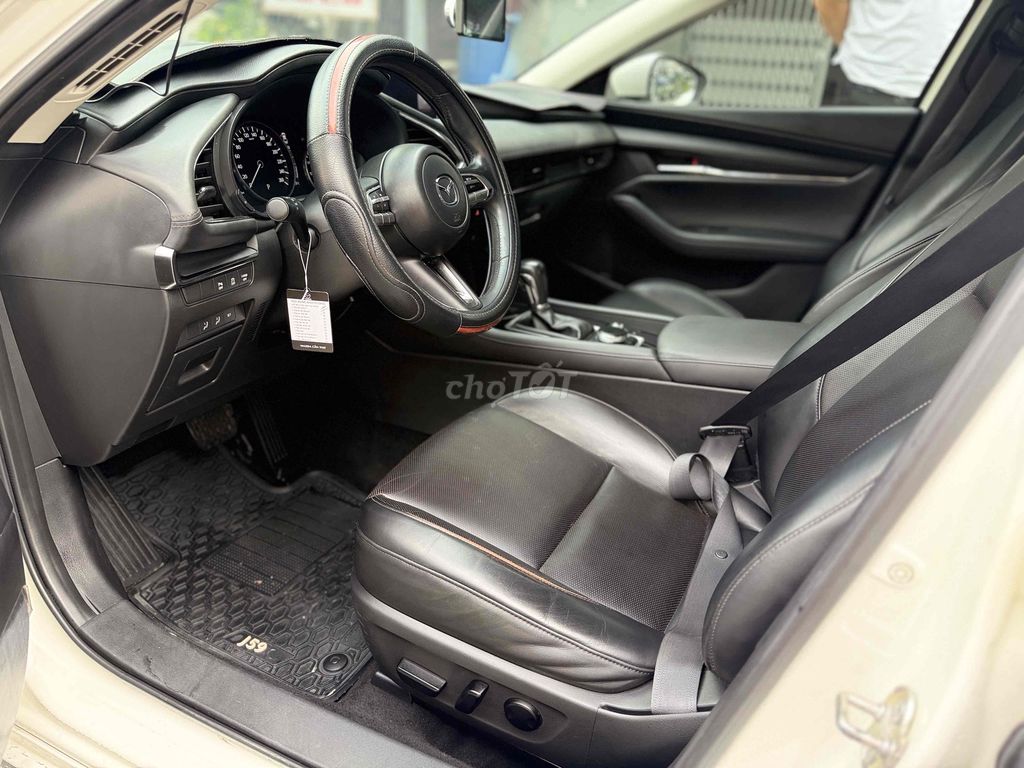 Mazda 3 2019 1.5L Luxury - 1 chủ từ đầu. Mua bán Ô tô tại Quận Ninh Kiều Cần Thơ được đăng bởi Miền Tây Used Car hình 9
