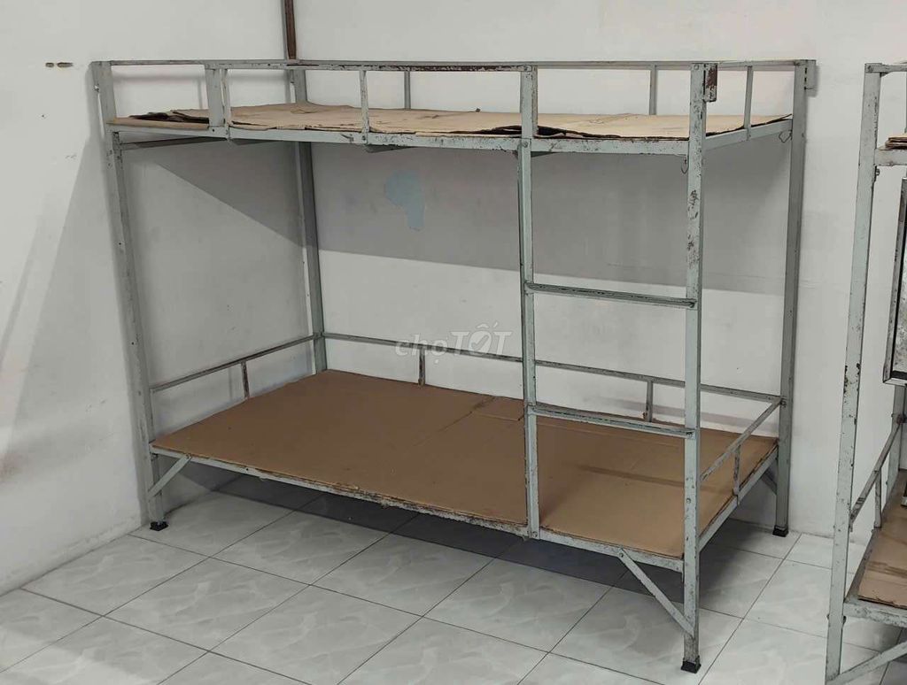 Giường tầng Sắt 0.9x1.9m. Mua bán Giường, chăn ga gối nệm tại Thành phố Mỹ Tho Tiền Giang được đăng bởi cô Mười  hình 1