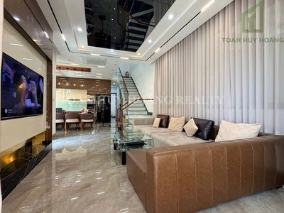 Аренда · 5 комн. · 150 м² · Quận Hải Châu, ул. Đường Nguyễn Lộ Trạch