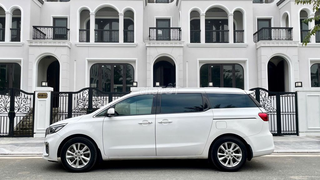 Kia Sedona 2020 2.2 DAT Deluxe -Xuất được hóa đơn. Mua bán Ô tô tại Quận Bắc Từ Liêm Hà Nội được đăng bởi Trung Auto 26 Phạm Văn Đồng hình 9