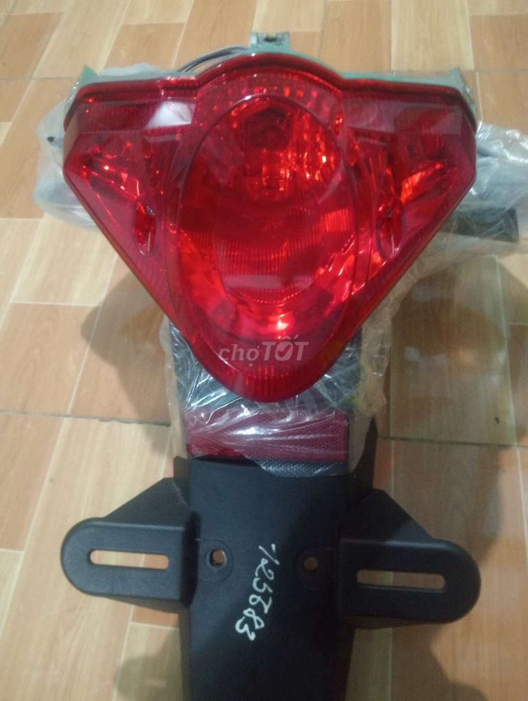 Dư bộ dè xinhan sau đèn sau xe satria càn pass lại