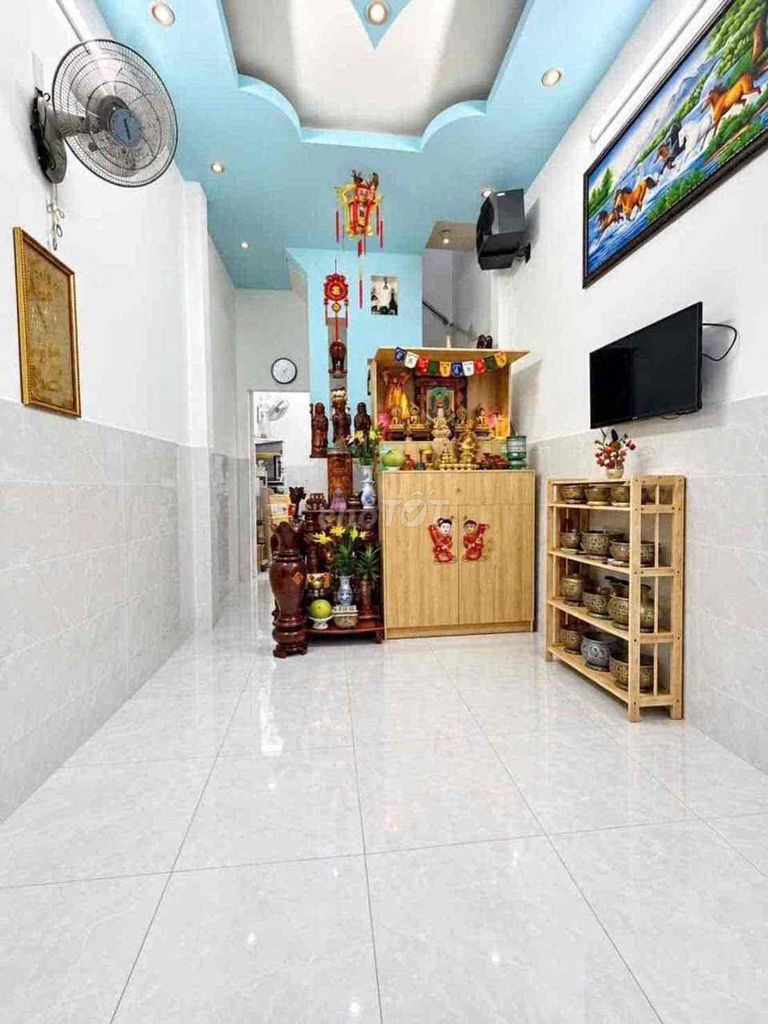 Крепкий дом, автомобильный переулок, Хыонг Ло 2, Бинь Тан, 33м²