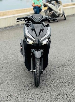 Honda Vario 125cc Đen 10.000 km 9 chủ ký. Mua bán Xe máy tại Quận Gò Vấp Tp Hồ Chí Minh được đăng bởi CHXM 86 chuyên bán xe trả góp