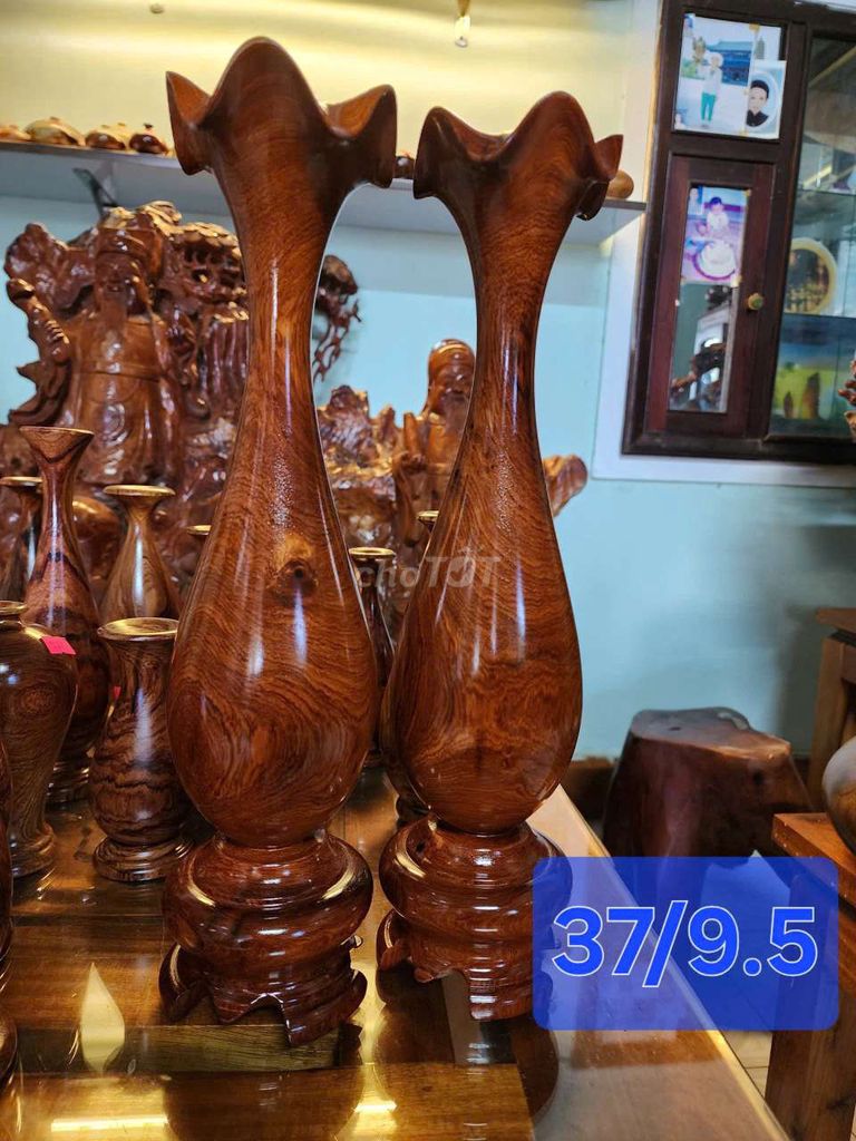 Lọ hoa Gỗ Nâu đỏ 37cm x 9.5cm. Mua bán Cây cảnh, đồ trang trí tại Quận Liên Chiểu Đà Nẵng được đăng bởi Hiếu hình 1