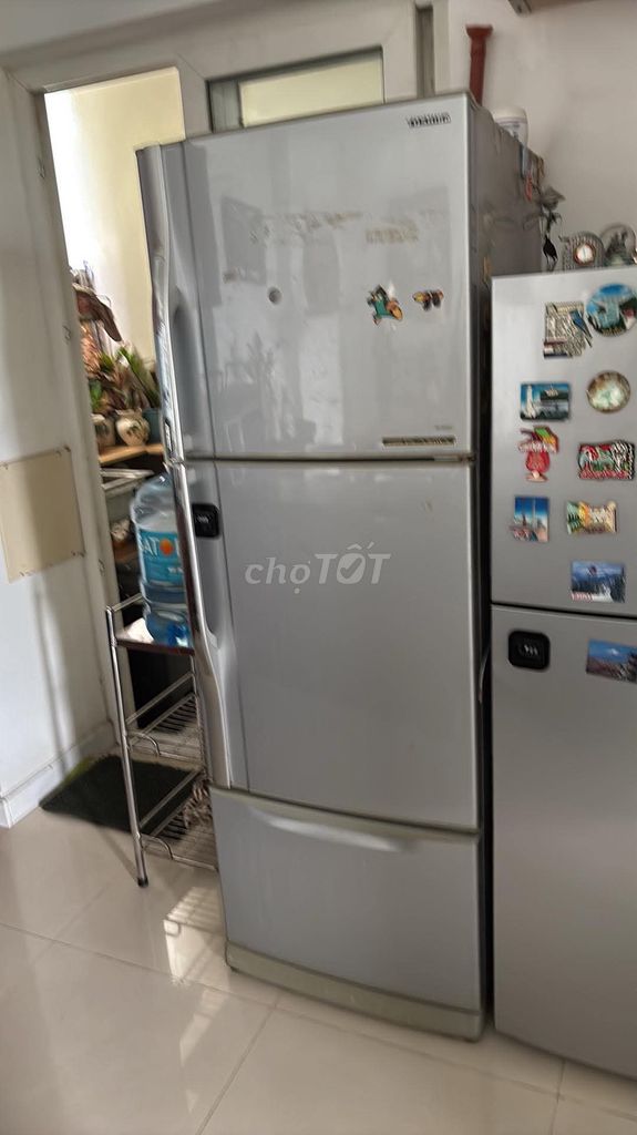 Tủ lạnh Toshiba 305 lít màu Bạc. Mua bán Tủ lạnh tại Huyện Bình Chánh Tp Hồ Chí Minh được đăng bởi Nguyen Ha hình 1