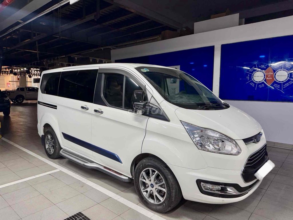 Ford Tourneo 2019 Tìtanium máy Xăng 7 Chỗ MVP