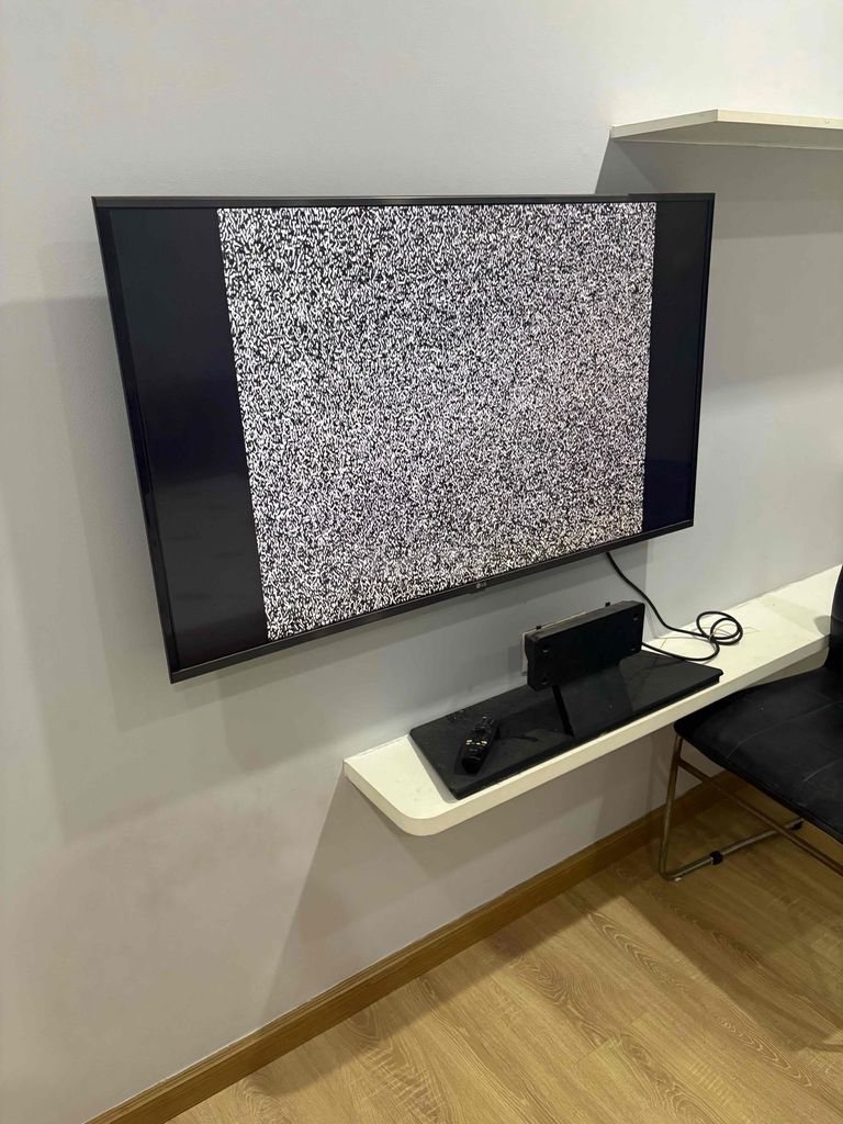 Tivi LG 49 inch . tivi . tivi lg. Mua bán Tivi, Âm thanh tại Quận 7 Tp Hồ Chí Minh được đăng bởi  Diep Nguyen hình 1