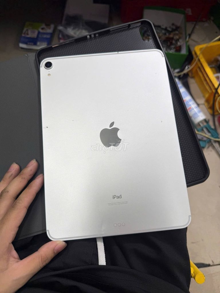 Apple iPad Pro 2018 Bạc 64GB 4G 11 inch. Mua bán Máy tính bảng tại Quận 3 Tp Hồ Chí Minh được đăng bởi Hội Đồ Điện Tử hình 1
