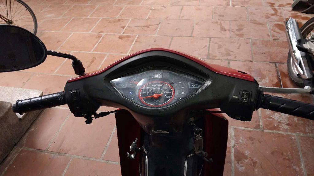 Xe số Honda Wave 100 màu đỏ đã qua sử dụng. Mua bán Xe máy tại Huyện Thanh Trì Hà Nội được đăng bởi Quốc Hiệu hình 5