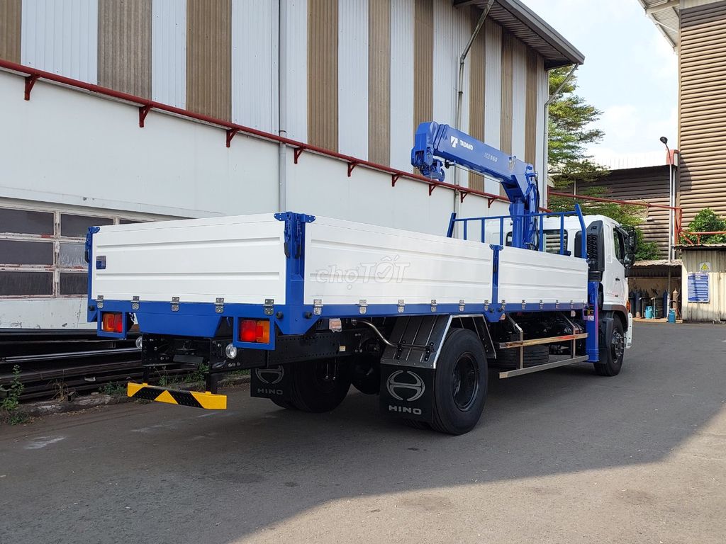 Xe tải cẩu HINO  FGJP 7 tấn cần 5 tấn 3 có sẵn. Mua bán Xe tải, xe ben tại Quận Bình Tân Tp Hồ Chí Minh được đăng bởi Ngân Hino Trường Long hình 2