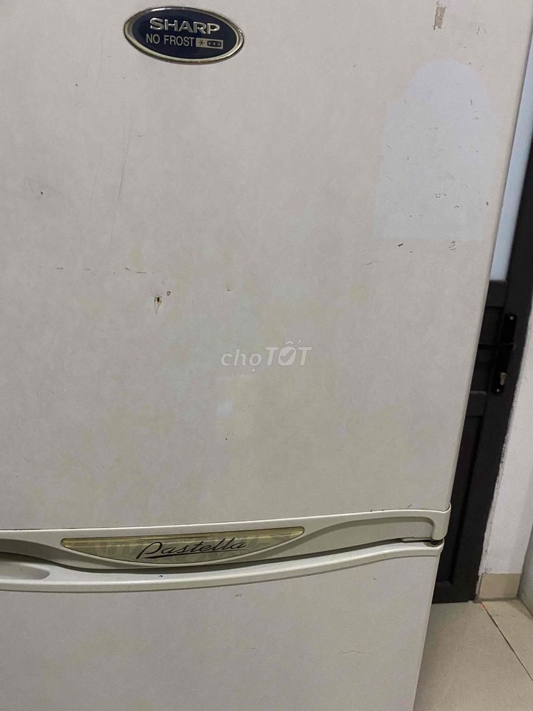 Thanh lý tủ lạnh Sharp 210L hàng Thái