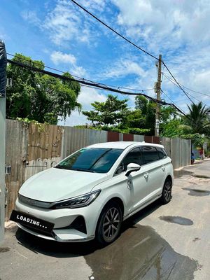 BYD M6 2025 Trắng 17.000 km