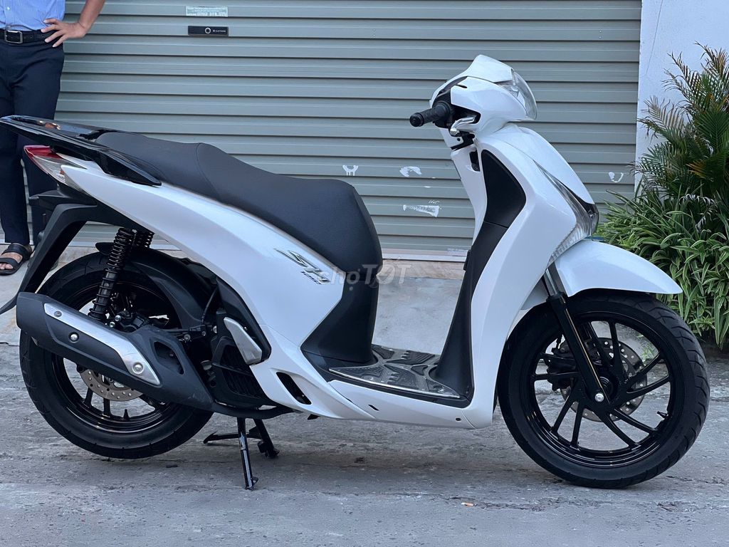 SH 2016 Khoá Smartkey biển 18 chính chủ sd. Mua bán Xe máy tại Quận Cầu Giấy Hà Nội được đăng bởi Em Dung hình 4