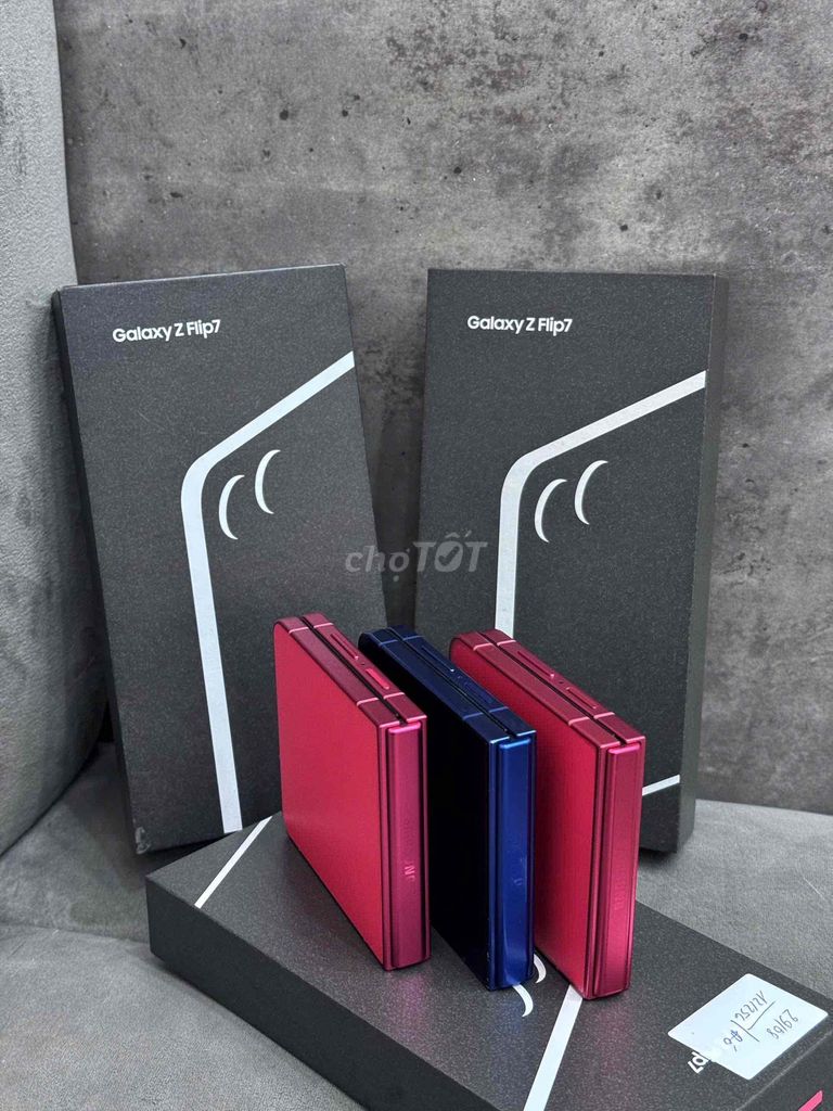 Samsung Galaxy Z Flip7 Đỏ Xanh 256 chính hãng. Mua bán Điện thoại tại Quận Thanh Khê Đà Nẵng được đăng bởi Thiện Lê TShop 16 Lê Đình Lý hình 1