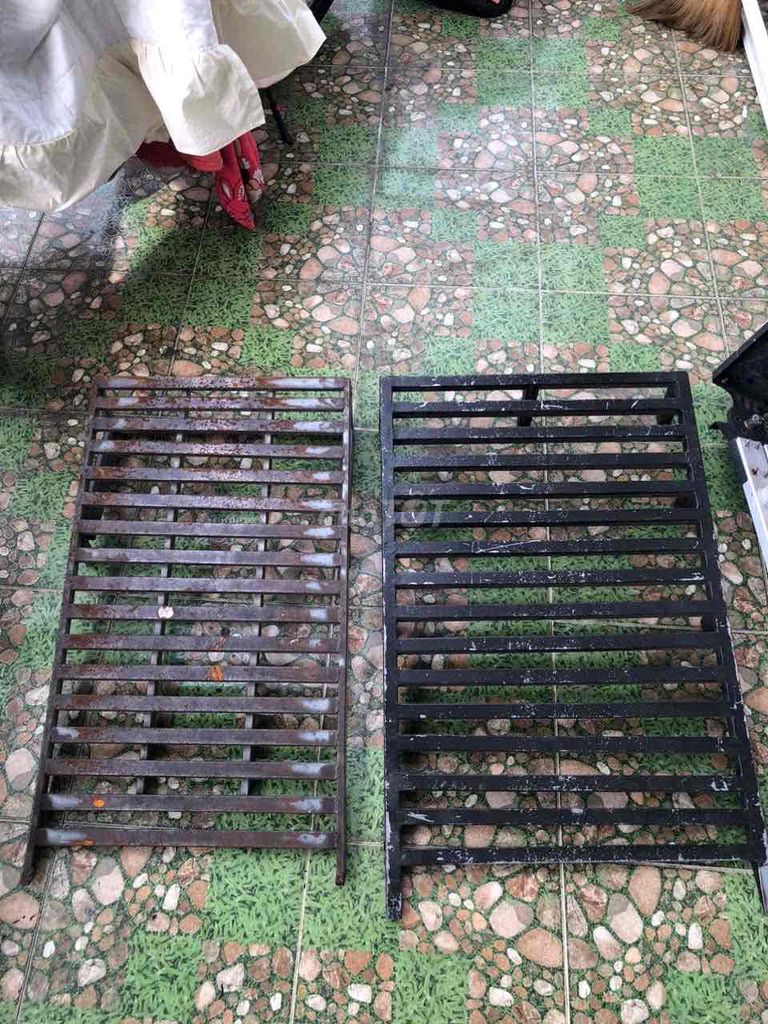 Cầu thang sắt Đen, Nâu. Mua bán Nội thất, đồ gia dụng khác tại Quận Bình Thạnh Tp Hồ Chí Minh được đăng bởi Binhnghi Nguyen hình 1