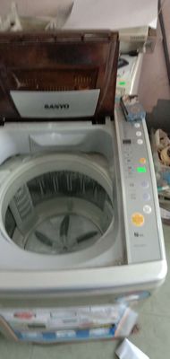 0903056477 - Máy giặt sanyo 6.8kg ( giặt êm ái )