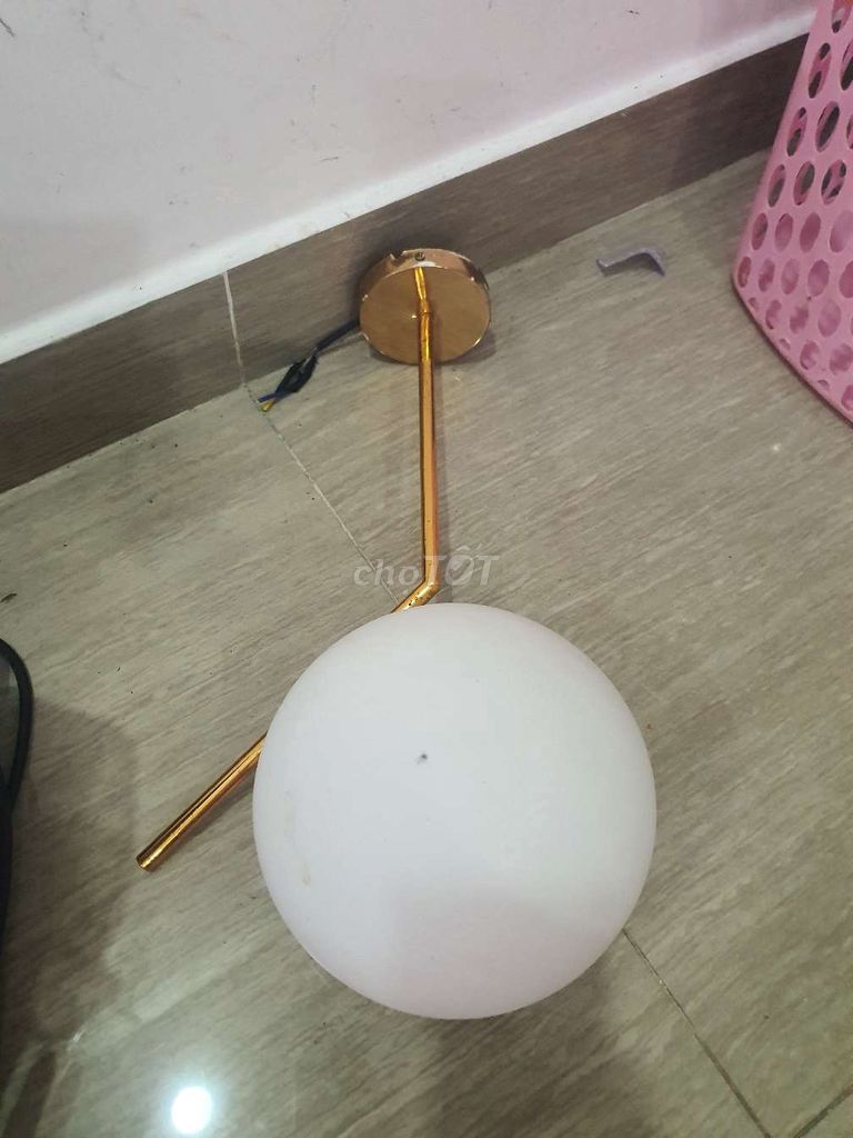 Đèn treo tường Hiện đại Kim loại mới rẻ. Mua bán Đèn tại Quận 12 Tp Hồ Chí Minh được đăng bởi nguyễn thị thu nga hình 1