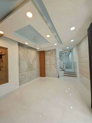 Nhà bán ngay trung tâm đường huỳnh tấn phát cạnh trường học  cấp 2
