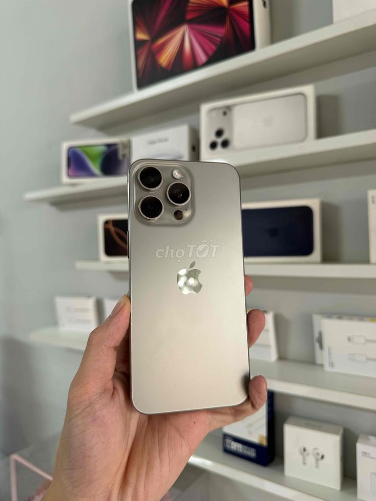 Apple iPhone 15 Pro Max 256GB Tự Nhiên Mỹ 99%. Mua bán Điện thoại tại Thành phố Buôn Ma Thuột Đắk Lắk được đăng bởi Hoàng Thái hình 1