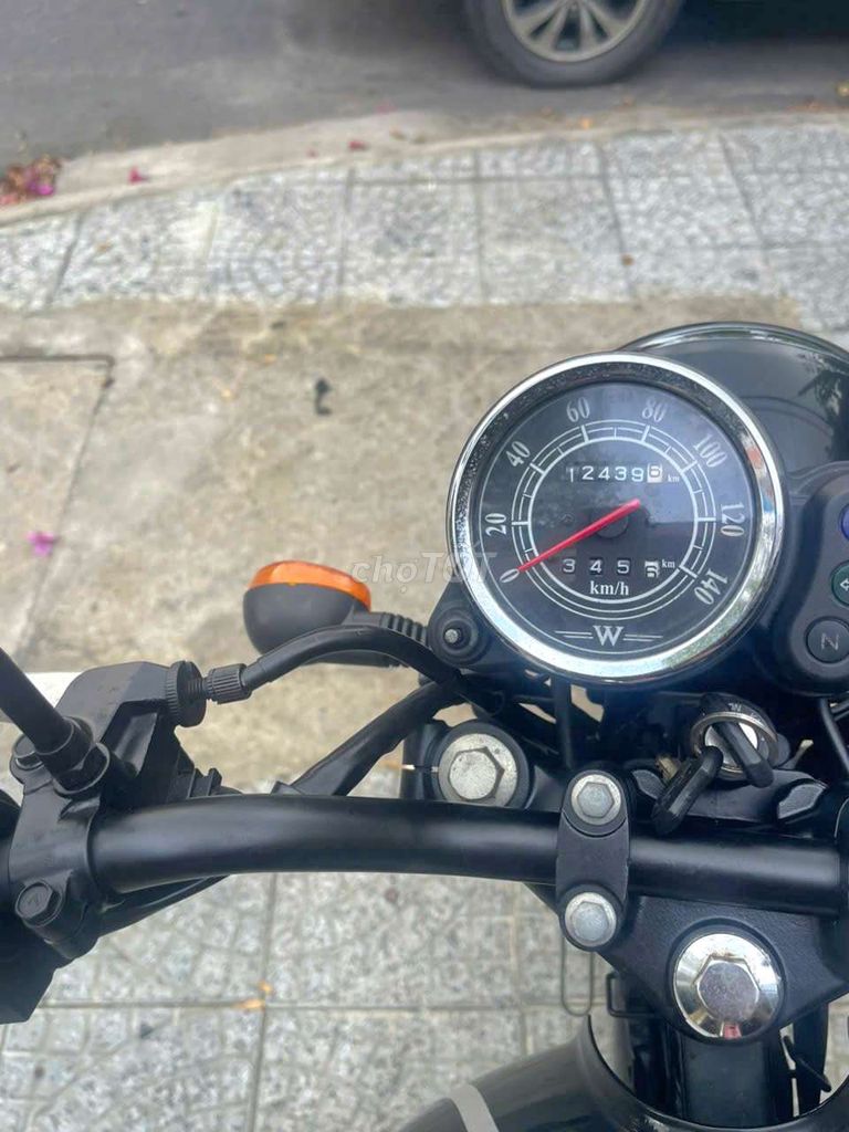 Kawasaki W175 SE 12.000 km màu Đen,Cực Mới