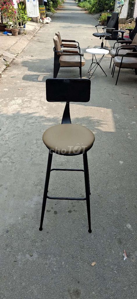 Thanh lý 10 ghế Bar khung sắt mặt nệm đẹp 95%. Mua bán Bàn ghế tại Huyện Bình Chánh Tp Hồ Chí Minh được đăng bởi Trần Gia Phát hình 1