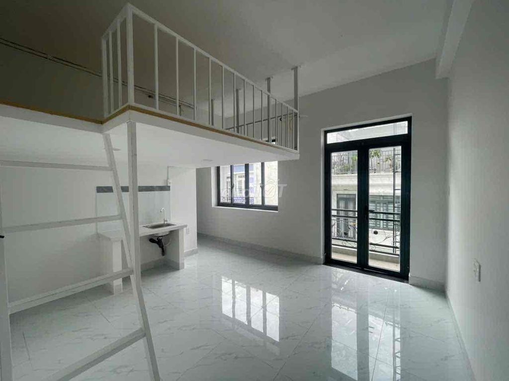 CHO THUÊ PHÒNG TRỌ GÁC LỬNG 40M2 BAN CÔNG RIÊNG ĐƯỜNG LÊ VĂN QUỚI