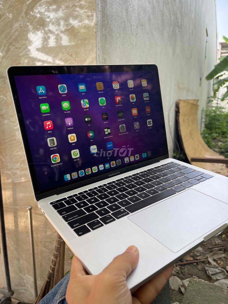 Apple MacBook Pro 2017 i5 8GB/256GB. Mua bán Laptop tại Quận Cẩm Lệ Đà Nẵng được đăng bởi Sinh Phúc hình 1