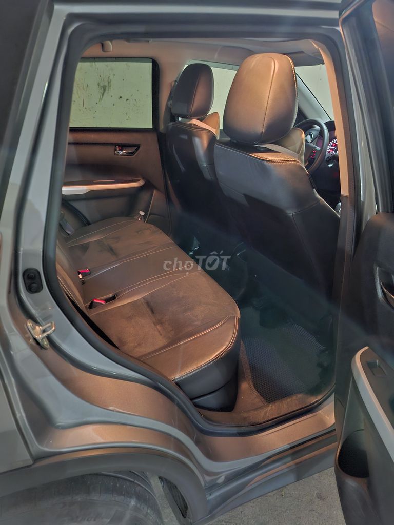 Suzuki Vitara 2016 Xám 38000 km. Mua bán Ô tô tại Quận Cầu Giấy Hà Nội được đăng bởi Ngọc Long hình 2