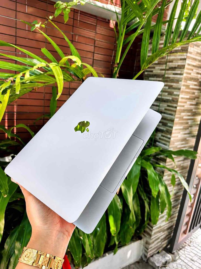 Apple Macbook Pro 2016 i5 8GB/256GB Bạc. Mua bán Laptop tại Quận Liên Chiểu Đà Nẵng được đăng bởi Quảng Viên hình 1