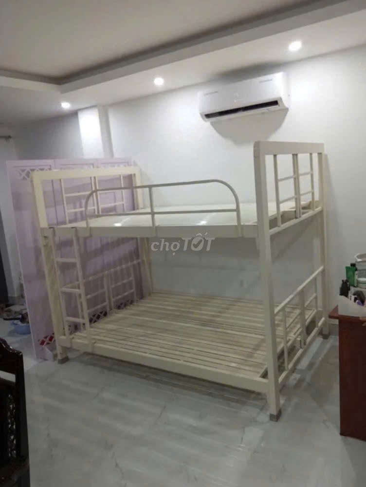 Giường sắt 2 tầNg sắt.Hộp 4x8 KTX Trẻ EM nGười lớn