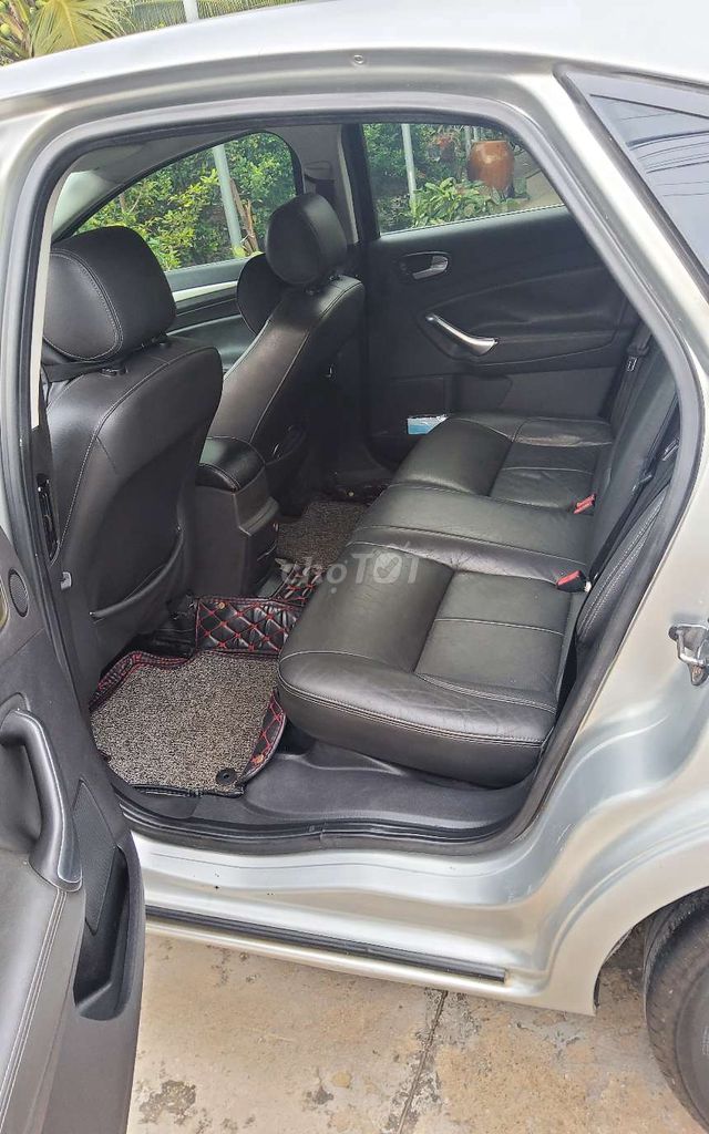 FoModeo,,phiên bản 2,3,,cưc đep sx 2010 AT. Mua bán Ô tô tại Huyện Bàu Bàng Bình Dương được đăng bởi Hau hình 10