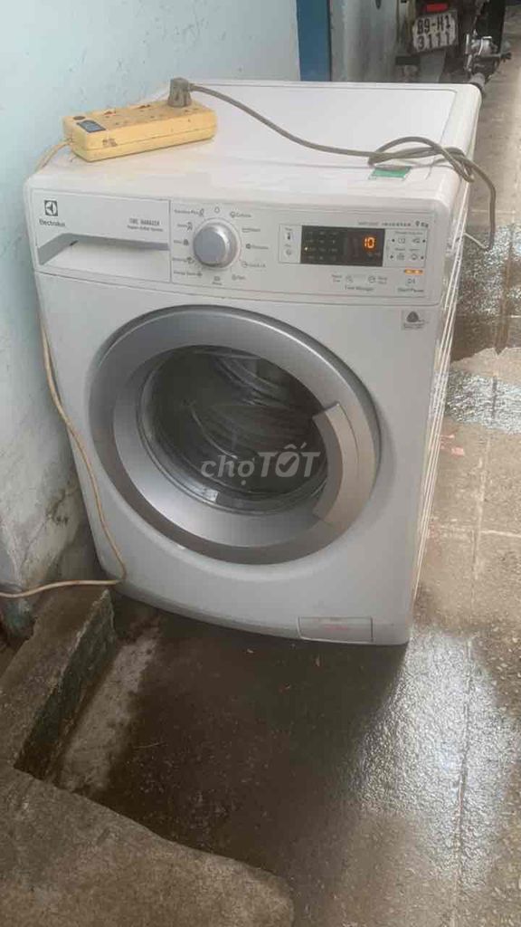 Máy giặt Electrolux 9kg cửa trước đã sử dụng. Mua bán Máy giặt tại Quận Tân Phú Tp Hồ Chí Minh được đăng bởi anh nam hình 1