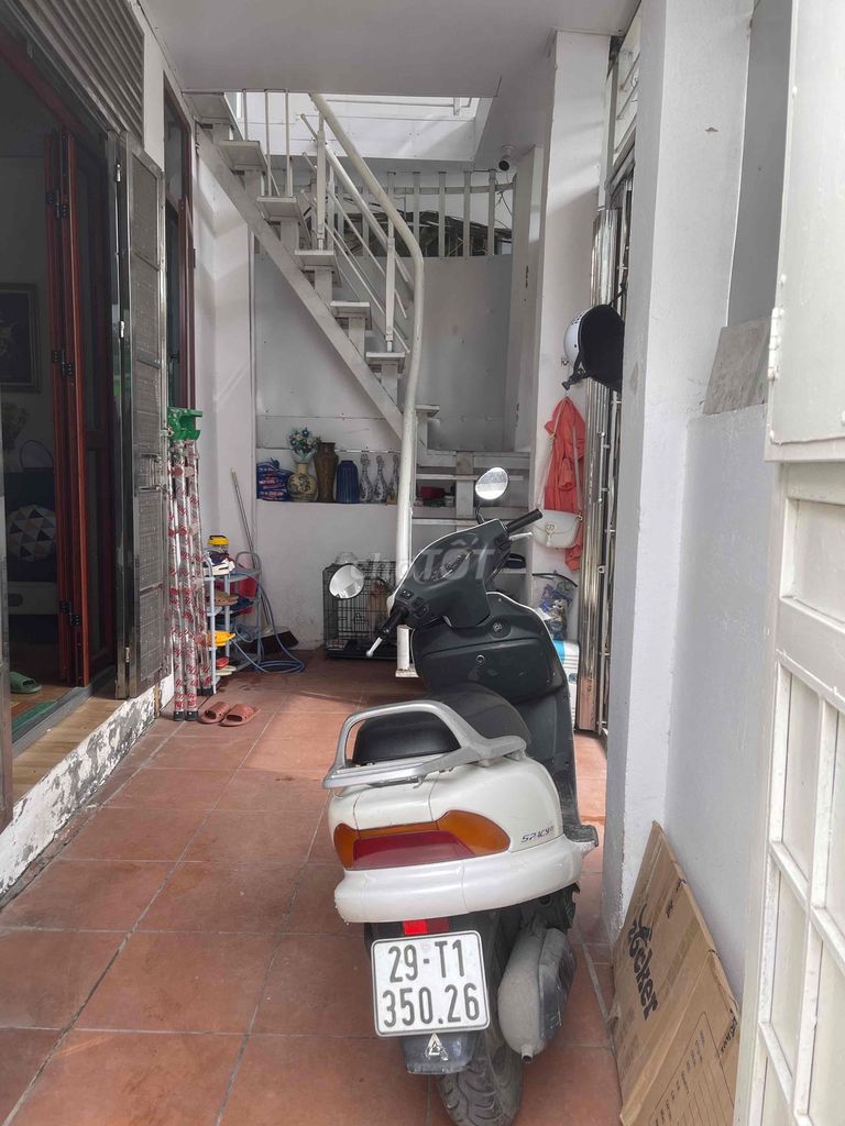 tầng 2 ở ngõ 76 An Dương - ngách 32/43 dt sd 65m2
