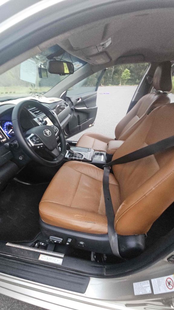 Toyota Camry 2018 2.5Q Vàng cát. Mua bán Ô tô tại Thị xã Bến Cát Bình Dương được đăng bởi Vũ Hiền hình 5