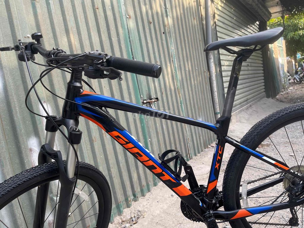 Xe đạp địa hình Giant XTC 800 Nhôm. Mua bán Xe đạp tại Quận Thanh Xuân Hà Nội được đăng bởi Sơn Lâm Bike 30 Ngõ 345 Khương Trung HN hình 3