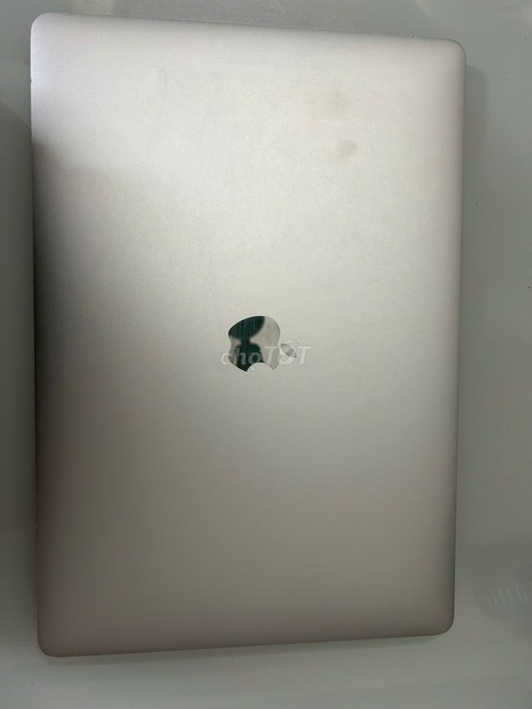 Apple MacBook Pro 2018 i9 15 inch 32GB/512GB Bạc. Mua bán Laptop tại Quận Thanh Xuân Hà Nội được đăng bởi Mai Linh hình 1